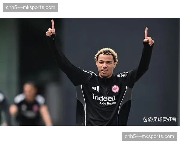 埃基蒂克髋部挫伤缺阵2-3周 意外之喜成利物浦锋线唯一依靠