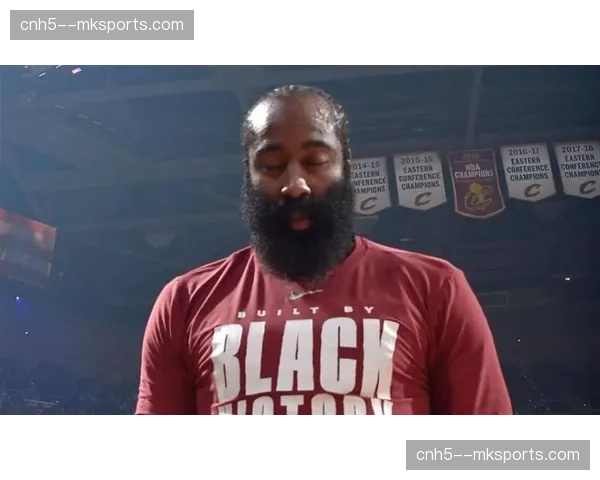 哈登右手拇指无移位骨折，预计伤停六至八场冲击骑士轮换